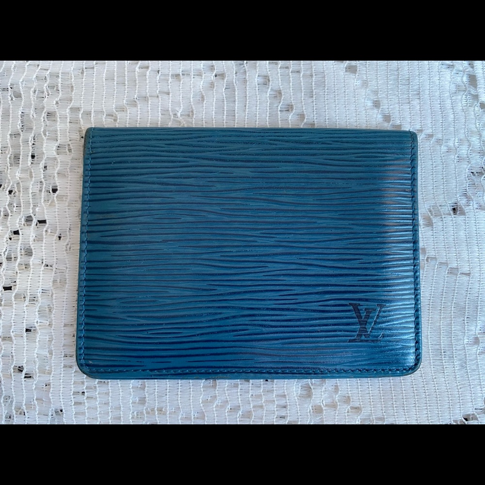 AUTHENTIC LOUIS VUITTON CARDCASE EPI BLUE